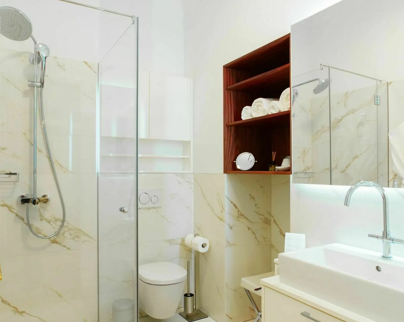 Imperium Residence - Experience The Most Luxurious Apartment In Vienna Center